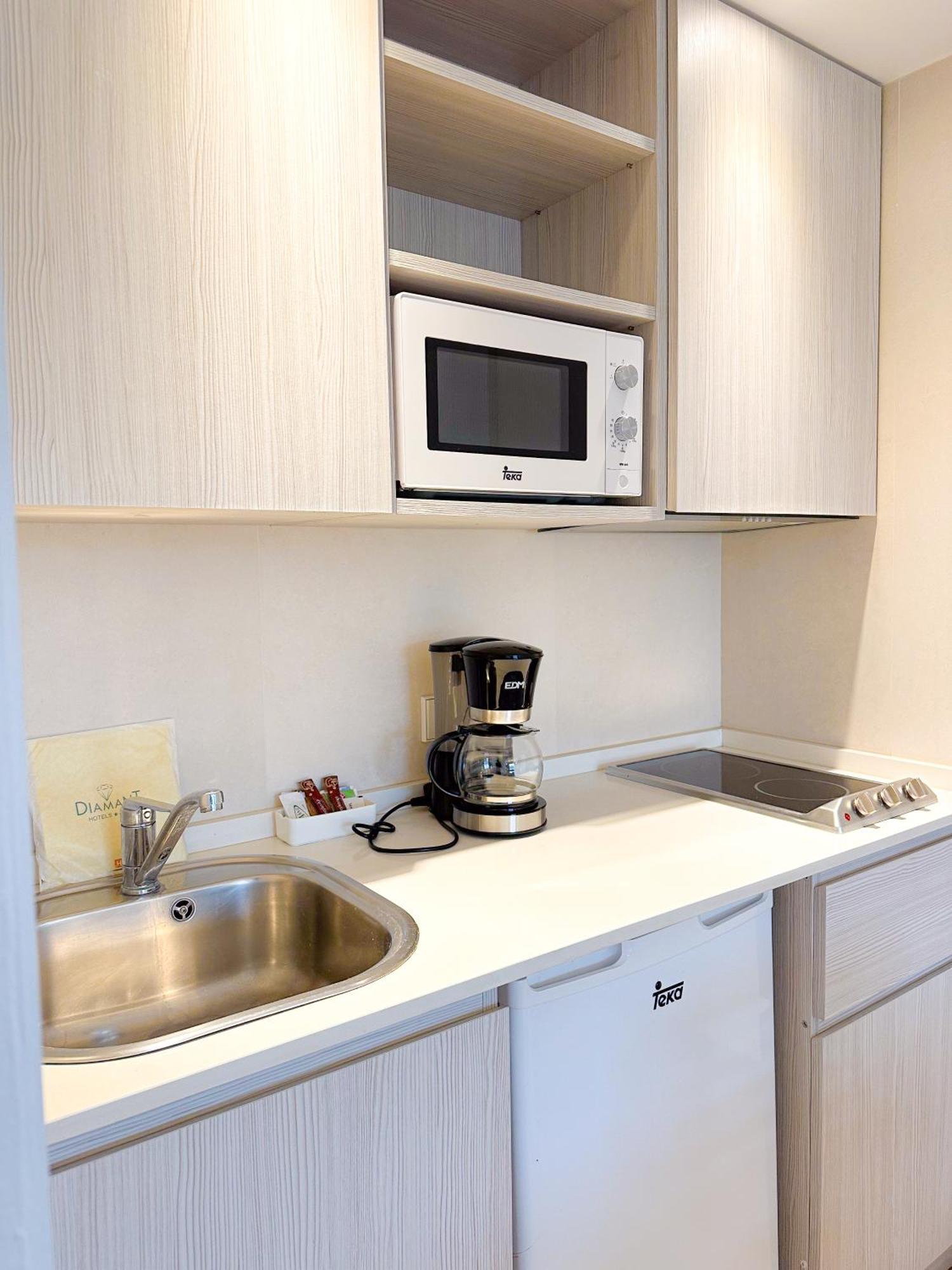 Diamant Hotel & Aparthotel 칼라 라트자다 외부 사진